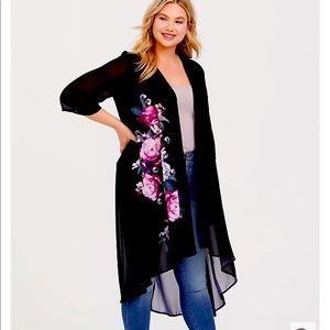 Torrid BLACK FLORAL FRONT CHIFFON KIMONO NWOT